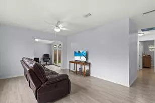 2035 Vinson Ave, Sarasota, FL 34232 - Photo 2