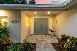 1621 Pine Bay Dr, Sarasota, FL 34231 - Photo 8