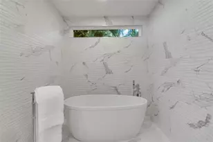 1621 Pine Bay Dr, Sarasota, FL 34231 - Photo 34