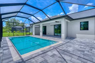 24 Medalist Cir, Rotonda West, FL 33947 - Photo 4