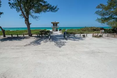 106 S 11th, Bradenton Beach, FL 34217 - Photo 4