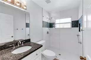 911 Wee Burn Pl, Sarasota, FL 34243 - Photo 26