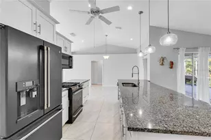 911 Wee Burn Pl, Sarasota, FL 34243 - Photo 6