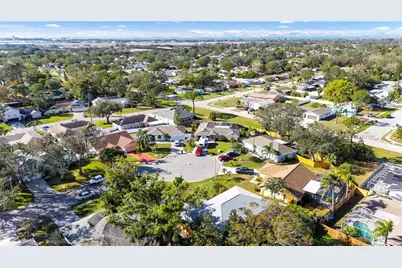 911 Wee Burn Place, Sarasota, FL 34243 - Photo 46