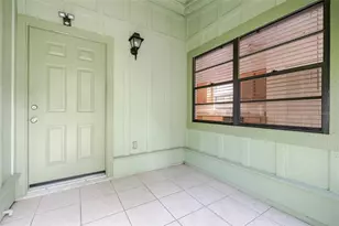 5021 Barrington Cir, Sarasota, FL 34234 - Photo 8