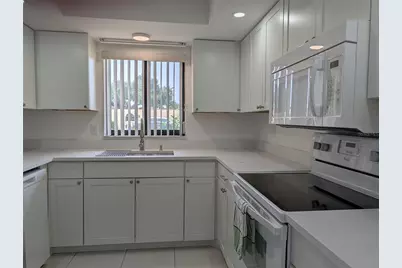 5716 12th Avenue W #5716, Bradenton, FL 34209 - Photo 2