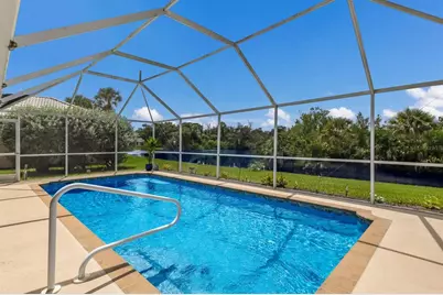 498 Lake Of The Woods Drive, Venice, FL 34293 - Photo 4