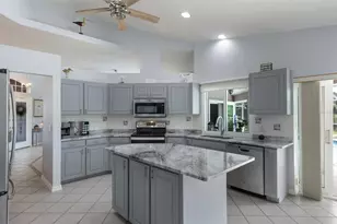 498 Lake of the Woods Dr, Venice, FL 34293 - Photo 12
