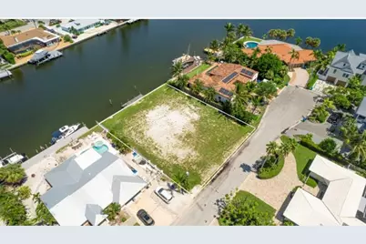 538 67th Street, Holmes Beach, FL 34217 - Photo 12