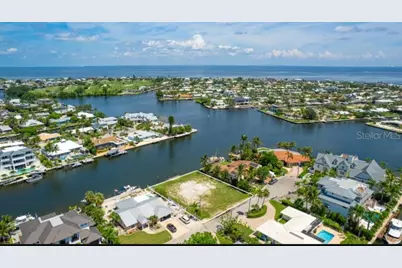 538 67th Street, Holmes Beach, FL 34217 - Photo 8