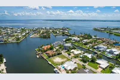 538 67th Street, Holmes Beach, FL 34217 - Photo 14