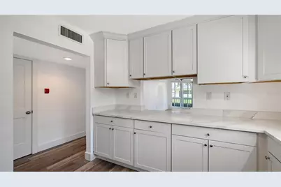 771 John Ringling Boulevard #7, Sarasota, FL 34236 - Photo 12