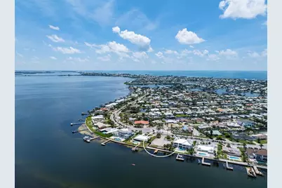 659 Key Royale Drive, Holmes Beach, FL 34217 - Photo 14