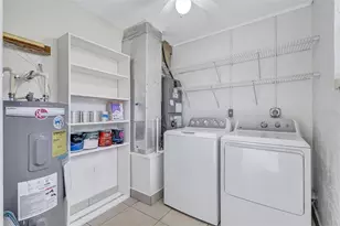 2607 Woodgate Ln, Sarasota, FL 34231 - Photo 22