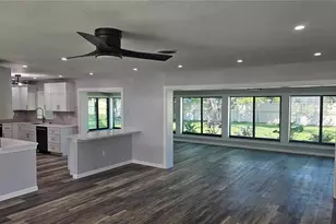 3317 Pine Valley Dr, Sarasota, FL 34239 - Photo 6