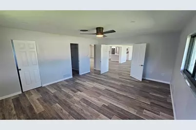 3317 Pine Valley Drive, Sarasota, FL 34239 - Photo 10