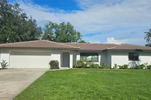 3317 Pine Valley Dr, Sarasota, FL 34239 - Photo 2