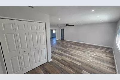 3317 Pine Valley Drive, Sarasota, FL 34239 - Photo 6