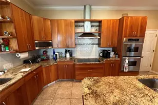 4727 Spinnaker Dr, Bradenton, FL 34208 - Photo 10