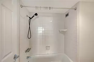 1111 N Gulfstream Ave, Sarasota, FL 34236 - Photo 32