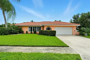 4558 Vinewood Cir, North Fort Myers, FL 33903 - Photo 2