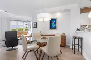 5420 Eagles Point Cir, Sarasota, FL 34231 - Photo 10