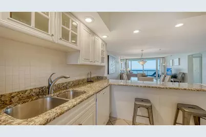 1055 Gulf Of Mexico Drive #504, Longboat Key, FL 34228 - Photo 6