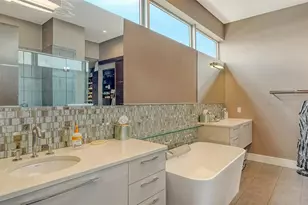 213 Cosmopolitan Ct, Sarasota, FL 34236 - Photo 24