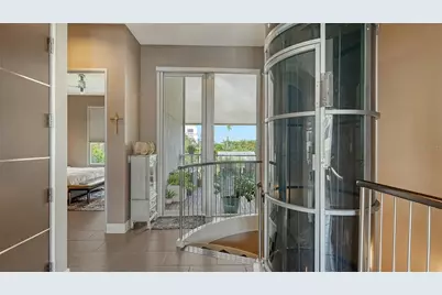 213 Cosmopolitan Court, Sarasota, FL 34236 - Photo 10