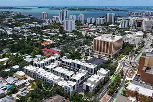 213 Cosmopolitan Ct, Sarasota, FL 34236 - Photo 2