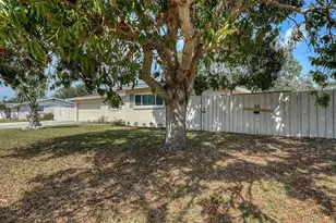 3085 Goldenrod St, Sarasota, FL 34239 - Photo 2