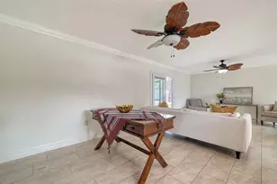 3085 Goldenrod St, Sarasota, FL 34239 - Photo 10