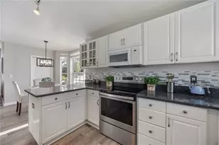 13951 Harbor View Dr, Seminole, FL 33776 - Photo 14