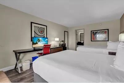 7150 N Tamiami Trail #S615, Sarasota, FL 34243 - Photo 4