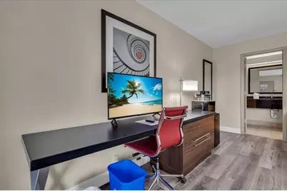 7150 N Tamiami Trail #S615, Sarasota, FL 34243 - Photo 8