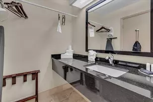 7150 N Tamiami Trl, Sarasota, FL 34243 - Photo 12