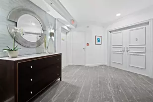 565 Sanctuary Dr, Longboat Key, FL 34228 - Photo 2