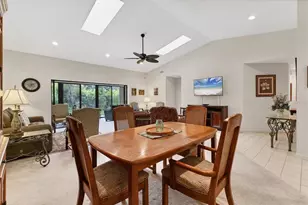 3946 Wilshire Cir E, Sarasota, FL 34238 - Photo 2