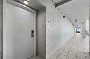 210 Sands Point Rd, Longboat Key, FL 34228 - Photo 4