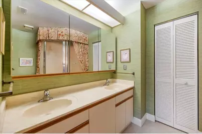 462 Oak Hill Circle #5, Sarasota, FL 34232 - Photo 14