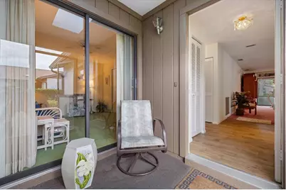 462 Oak Hill Circle #5, Sarasota, FL 34232 - Photo 4