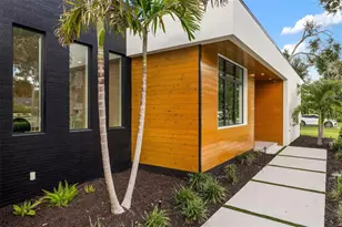 1873 Rose St, Sarasota, FL 34239 - Photo 2