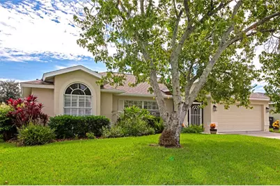 5717 28th Street E, Bradenton, FL 34203 - Photo 2