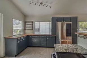 4247 Dr Martin Luther King Jr Street N, Saint Petersburg, FL 33703 - Photo 18