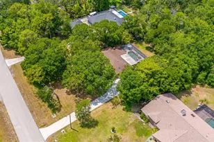 9206 65th Ave E, Bradenton, FL 34202 - Photo 2