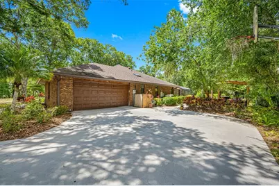 9206 65th Avenue E, Bradenton, FL 34202 - Photo 2