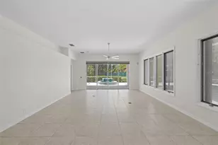 8628 54th Ave Cir E, Bradenton, FL 34211 - Photo 4