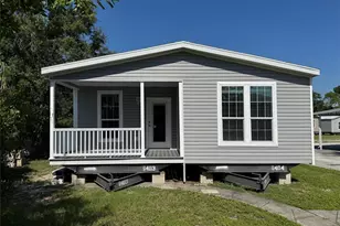 204 Freeport Dr, Sarasota, FL 34233 - Photo 1