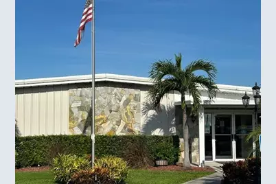 204 Freeport Drive, Sarasota, FL 34233 - Photo 6