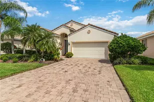 4211 64th Dr E, Sarasota, FL 34243 - Photo 1